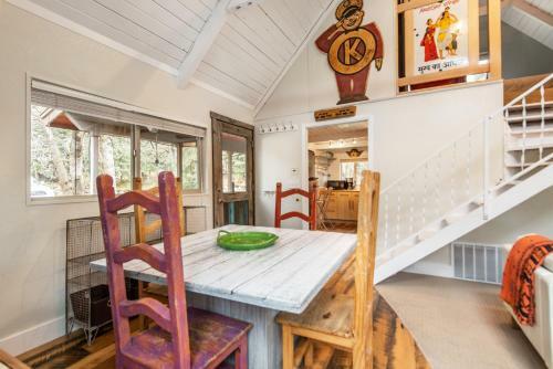 Ridgetop Cabin