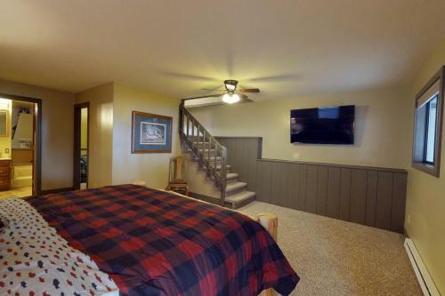 The Lazy Hound Lodge