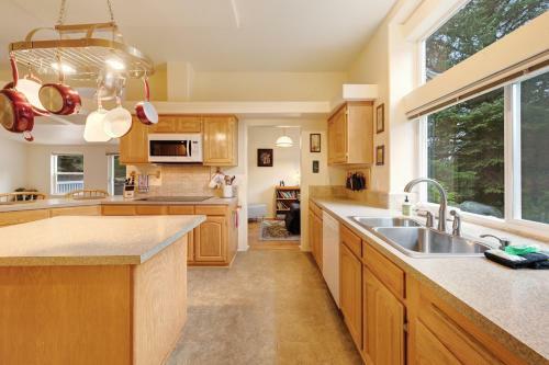 Forest Grove Retreat