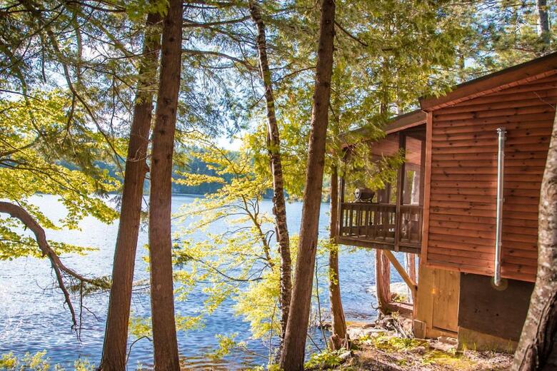 Motel Long Lake And Cottages Llc
