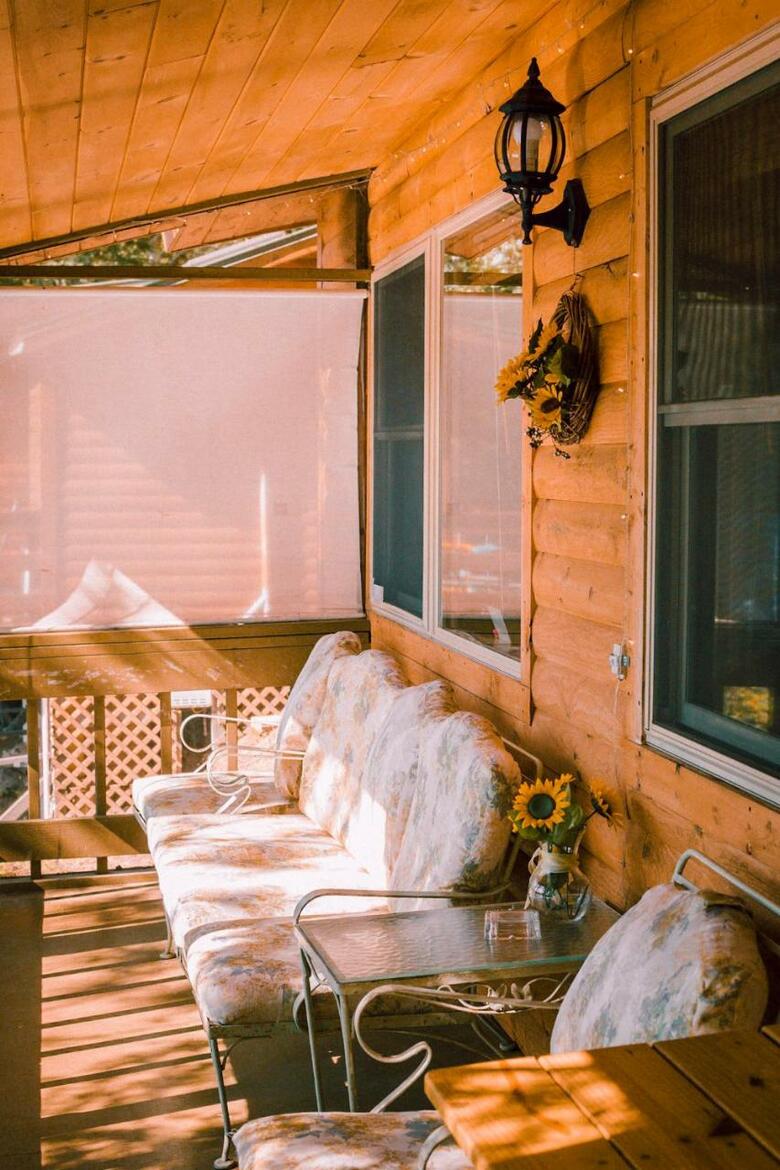 Motel Long Lake And Cottages Llc