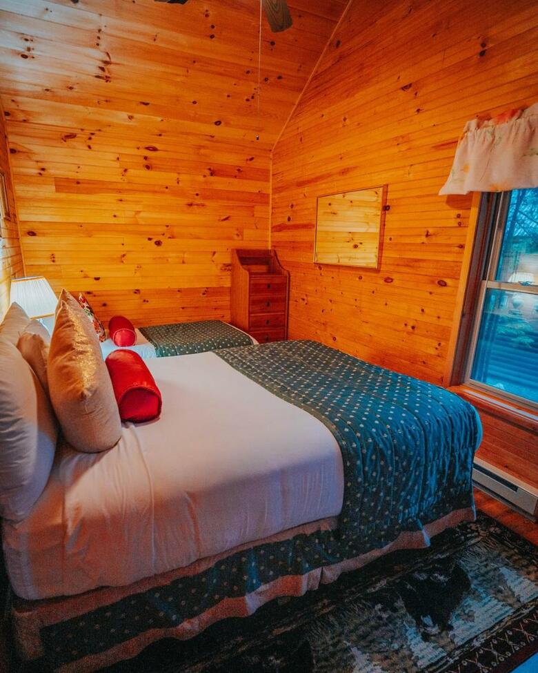 Motel Long Lake And Cottages Llc