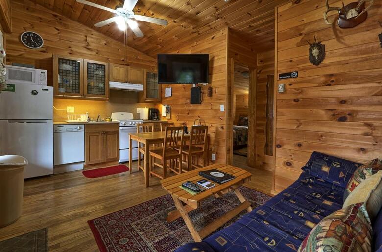 Motel Long Lake And Cottages Llc