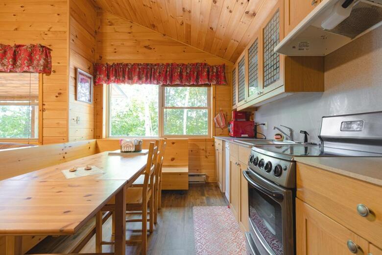 Motel Long Lake And Cottages Llc