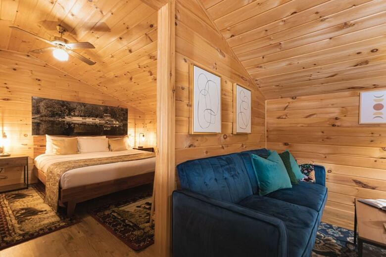 Motel Long Lake And Cottages Llc