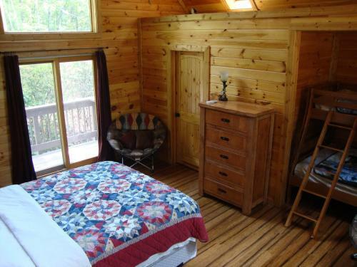Hotel Bear Den Mountain Resort