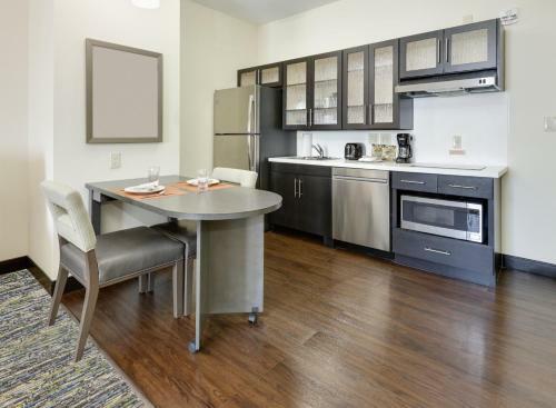Hotel Candlewood Suites - Farmers Branch