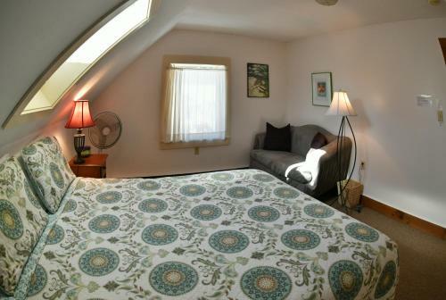 Hawk Mountain Lodge