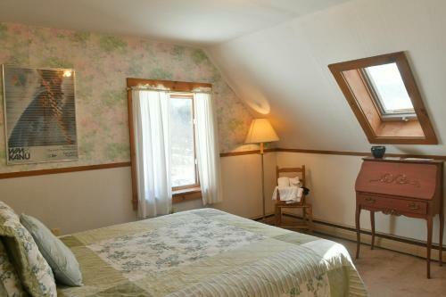 Hawk Mountain Lodge