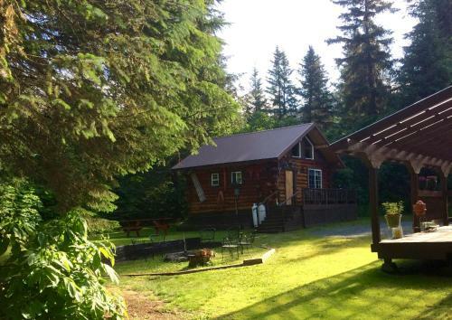 Andersen's Evergreen Cabin