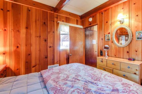 Tahoe Island's Quiet Cabin