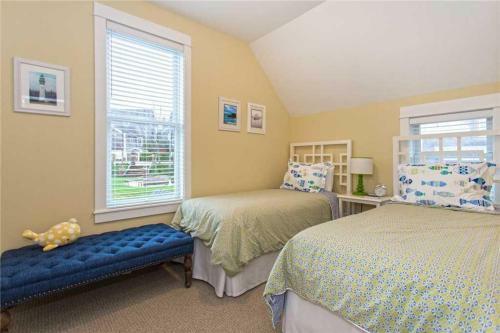 Fish And Ships Two-bedroom Home