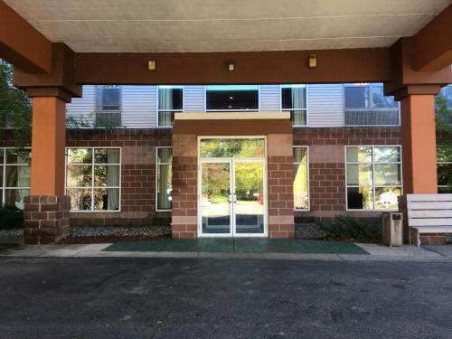 Hotel Norwood Inn And Suites Chaska