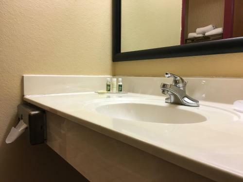 Hotel Norwood Inn And Suites Chaska