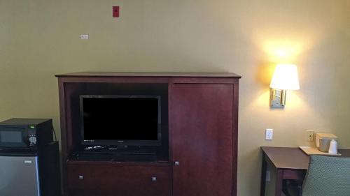 Hotel Budgetel Inns & Suites