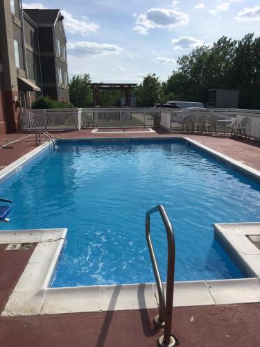 Hotel Budgetel Inns & Suites