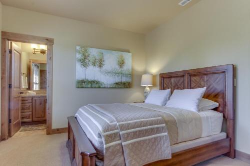 Sunriver Luxury Caldera Home With Golf Course Views