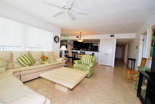 Apartamento Seville Condo Unit #201