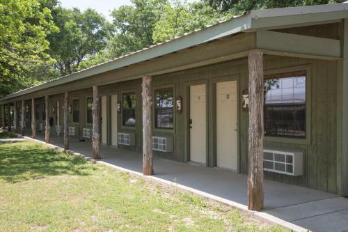 Hostal Nrs Event Center & Guest Ranch