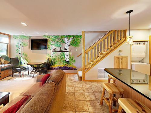 Carriage Apartment 135