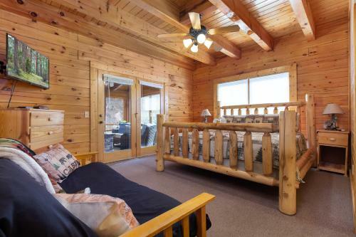 Creekside Getaway