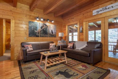 Creekside Getaway