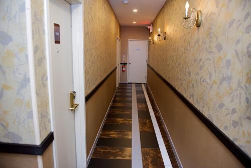 Cam Suites Hotel