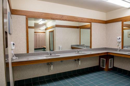 Hotel Spring Valley Inn
