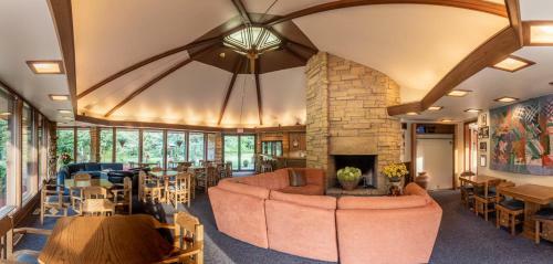 Hotel Spring Valley Inn
