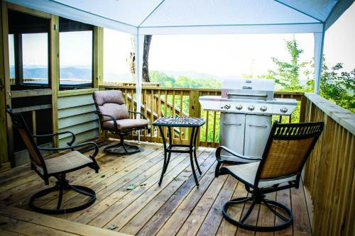 Lake View Cabin