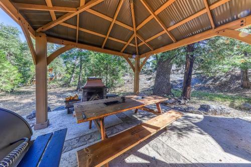 Rocky Pines Lodge