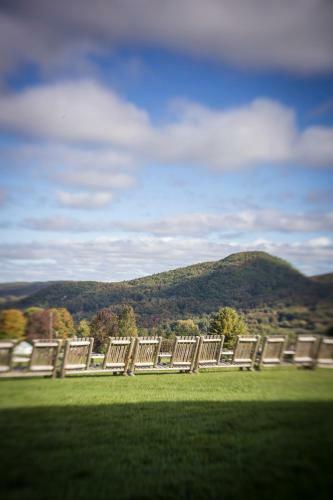 Bed & Breakfast Lodge At Millstone Hill