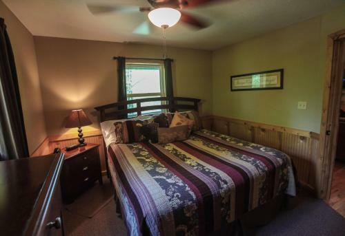 Outback - Hocking Hills Cabin