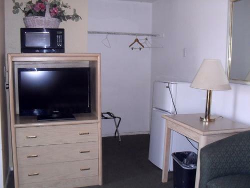 Motel Budget Inn Of Boron