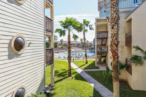 Solare Garden Villa 865