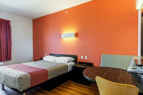 Hotel Motel 6 Texas City I-45 South