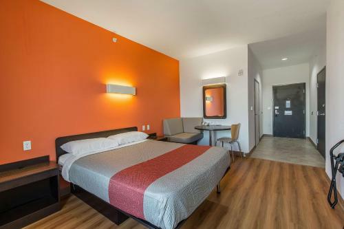 Hotel Motel 6 Texas City I-45 South