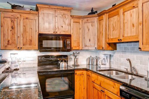 Shadowbrook 205