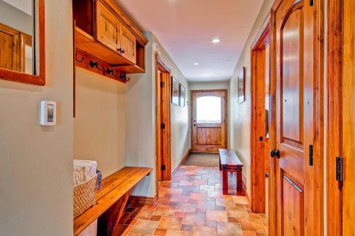 Shadowbrook 205
