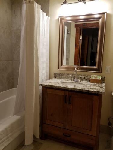 Hotel Amity Flats