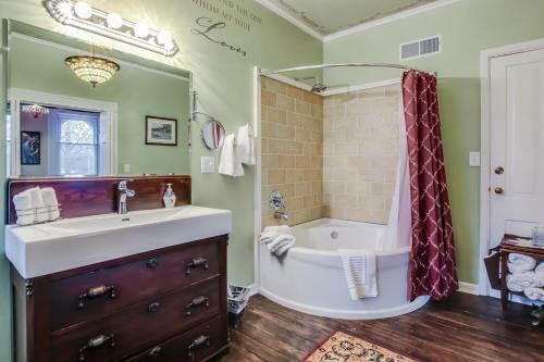 Baert Baron Mansion Bed & Breakfast