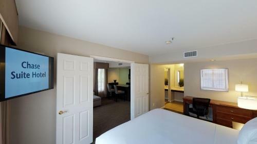 Hotel Chase Suites Brea