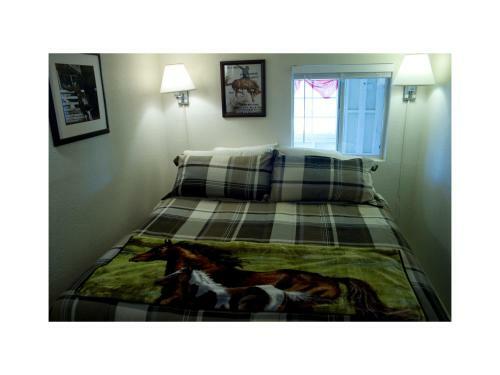 Cozy 2 Br On 4 Acres With Orchard
