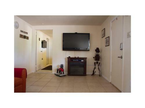 Cozy 2 Br On 4 Acres With Orchard