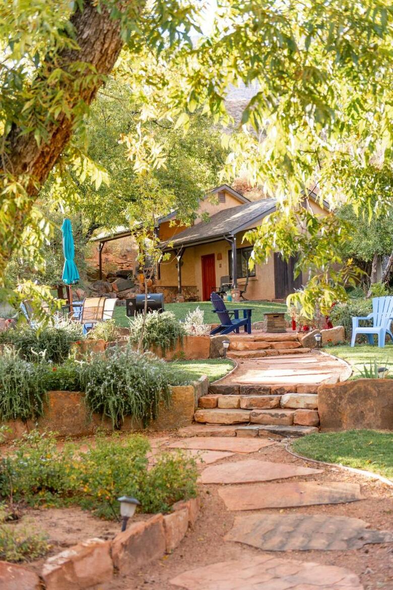 Hotel Red Rock Inn Cottages