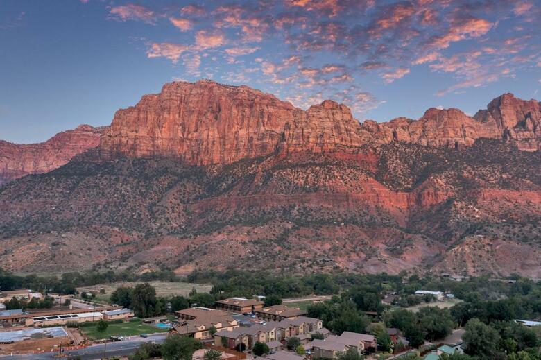 Hotel Red Rock Inn Cottages