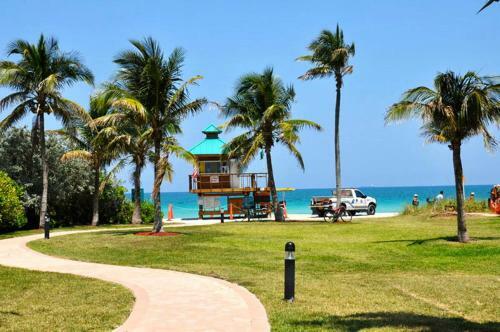 Apartamento Collins Condo #245963