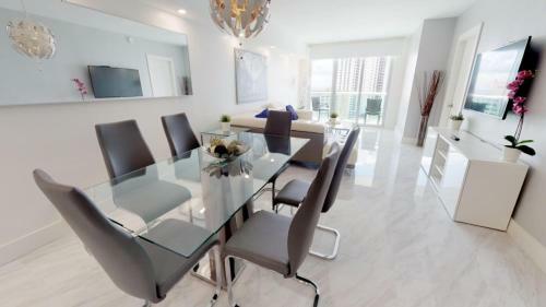 Apartamento Collins Condo #245963