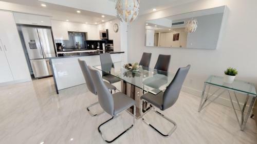 Apartamento Collins Condo #245963