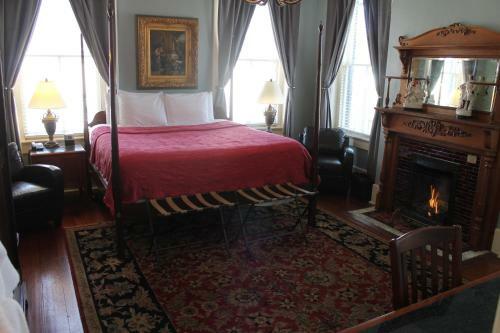 Bed & Breakfast Foley House Inn